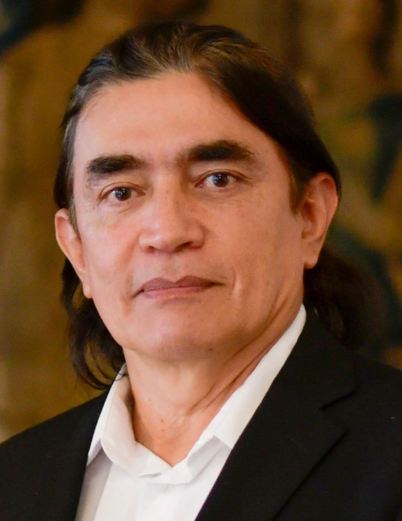 Portrait photo of Gustavo Bolívar